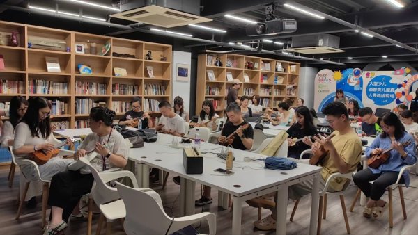 恩卓中盈 兴趣不分年龄、热爱无需门槛！市民艺术夜校“焕新”夜晚时光