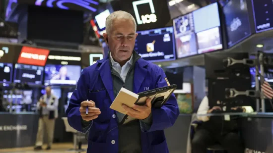 库东投资 午盘：美股涨跌不一 道指小幅下滑